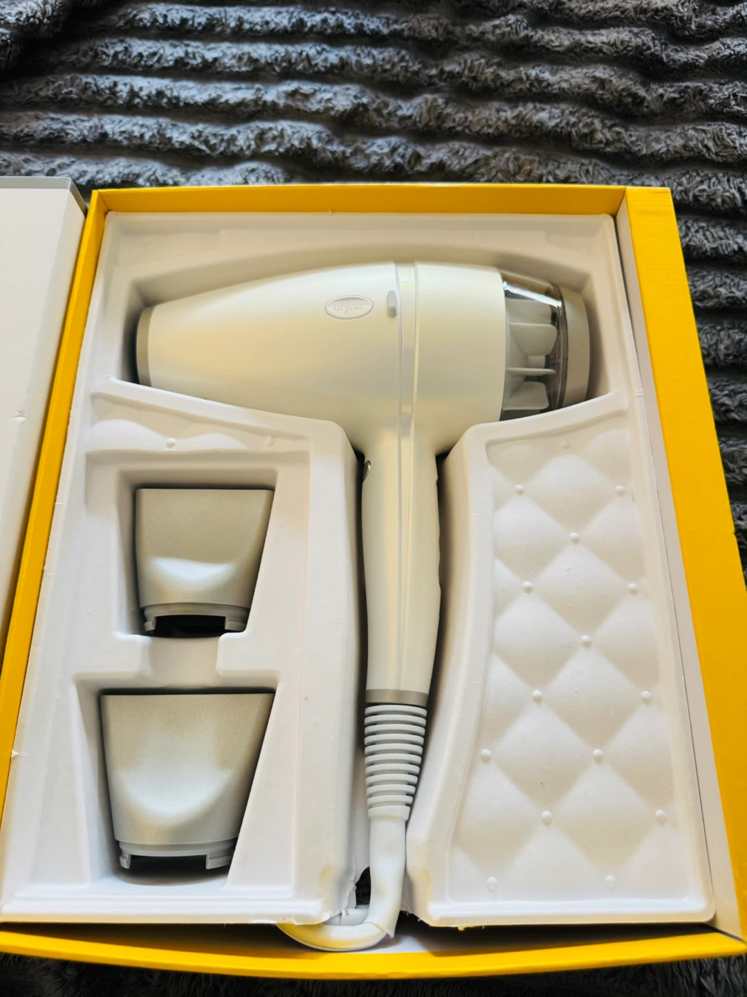 Men - girl Drybar Reserve Ultralight Anti-Frizz Blow Dryer - photo 3