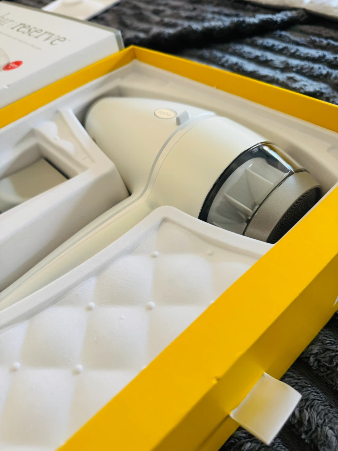 Men - girl Drybar Reserve Ultralight Anti-Frizz Blow Dryer - photo 5