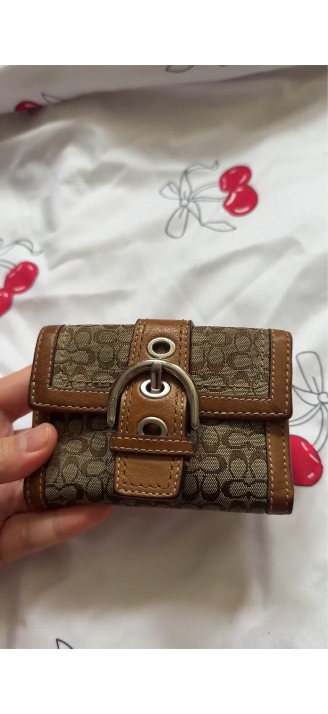 🤎Rare Coach Soho Brown and Tan Wallet with Buckle Y2K Era - photo 2