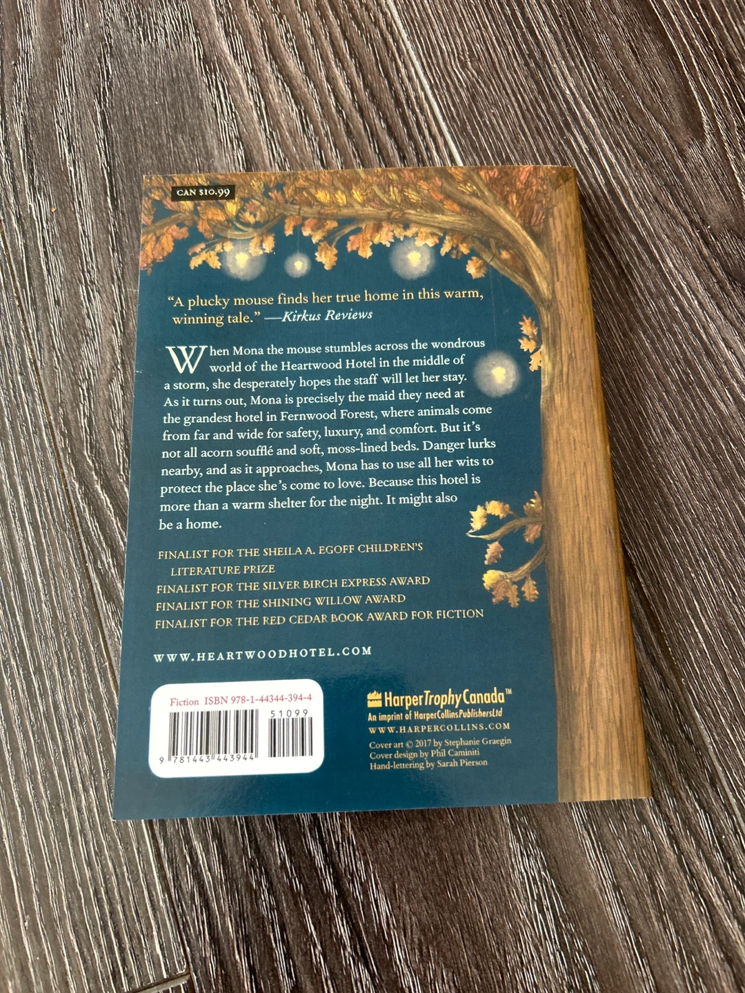 ⚽️Heartwood Hotel: A True Home by Kallie George Children's Book - photo 3