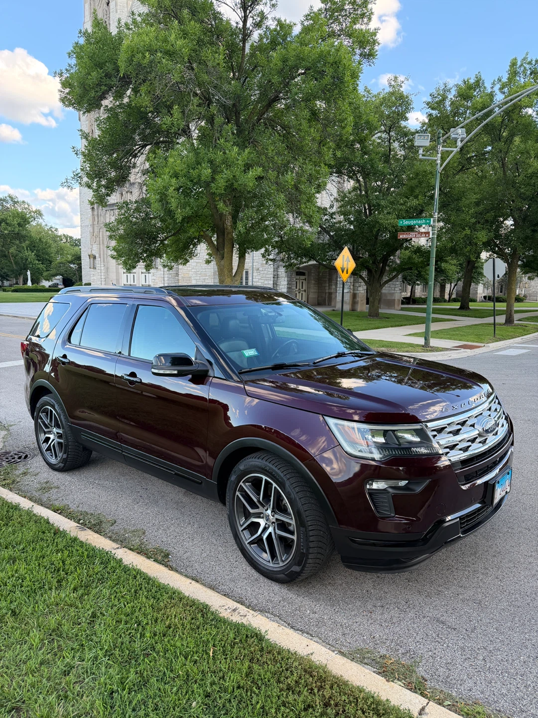Ford Explorer SUV - photo 3