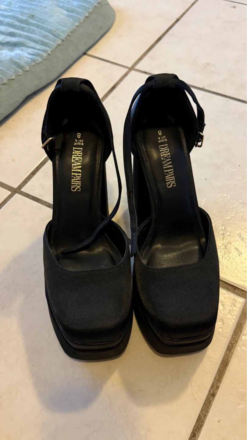 Dream Pairs Black Platform Heels Size 8 - photo 2