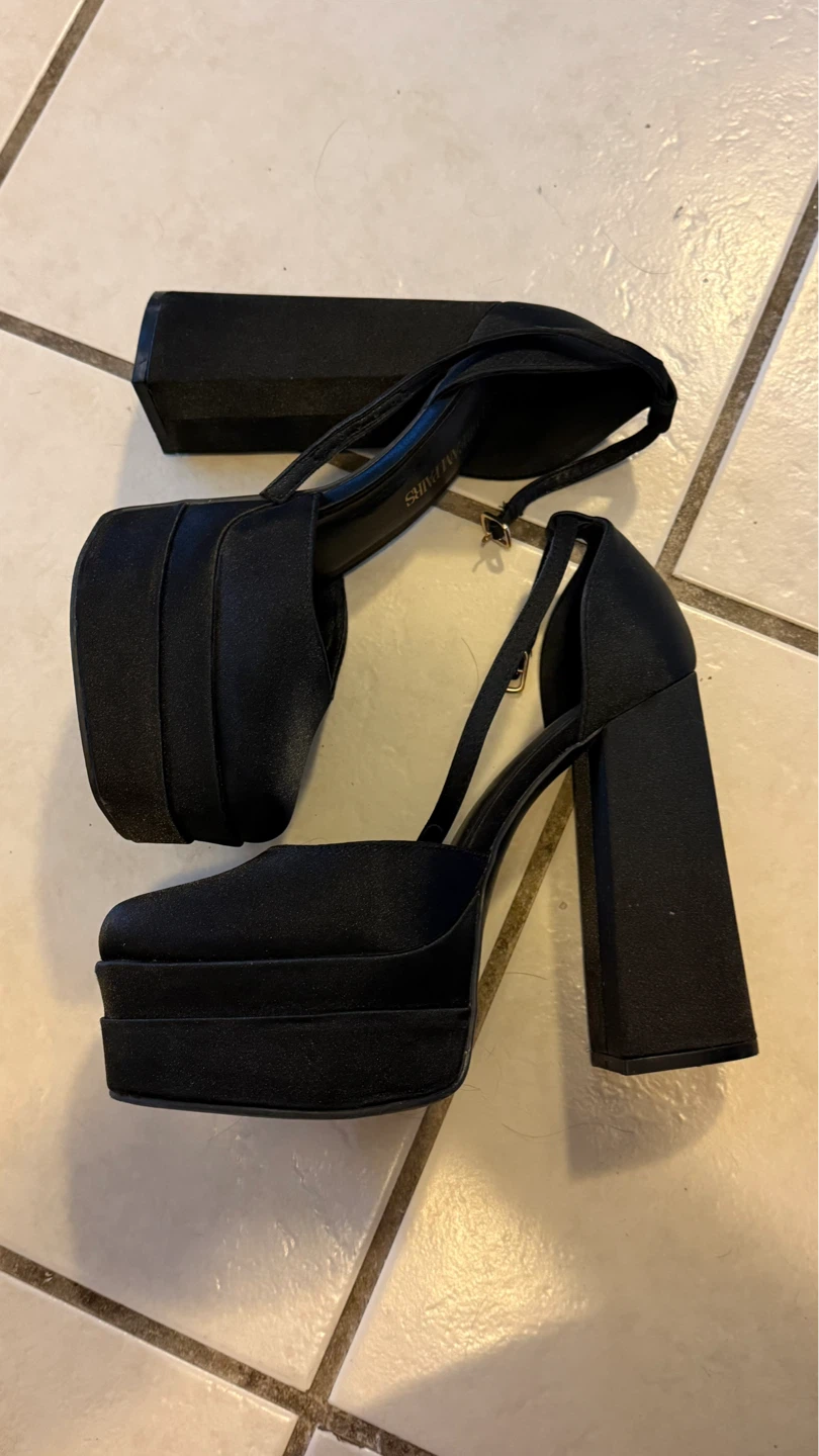 Dream Pairs Black Platform Heels Size 8