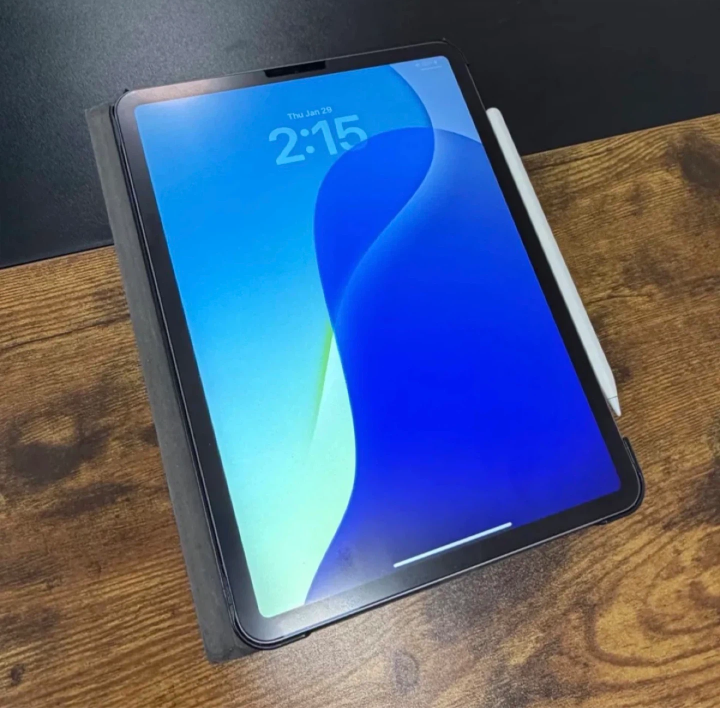 Ipad Pro 11 inch 2nd, 128GB Wi-fi + full-cover case Bundle