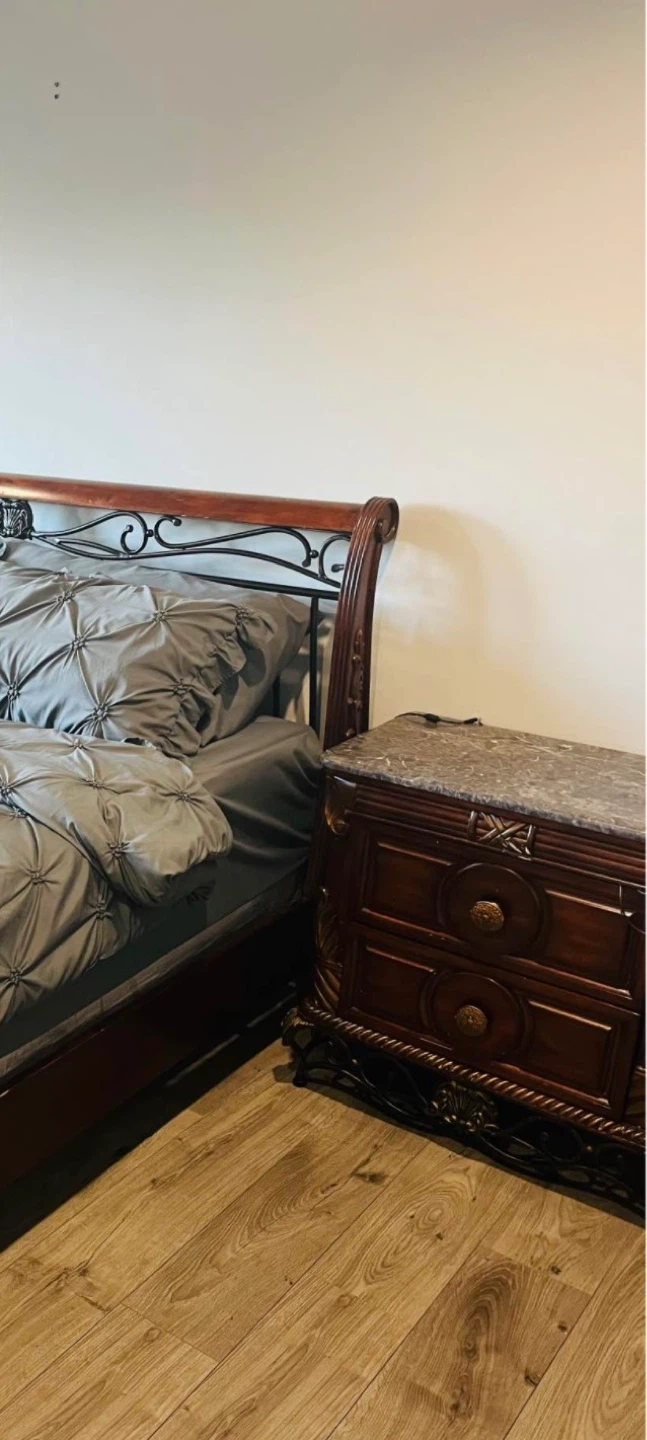 King size bed with spring box and mattress - photo 2
