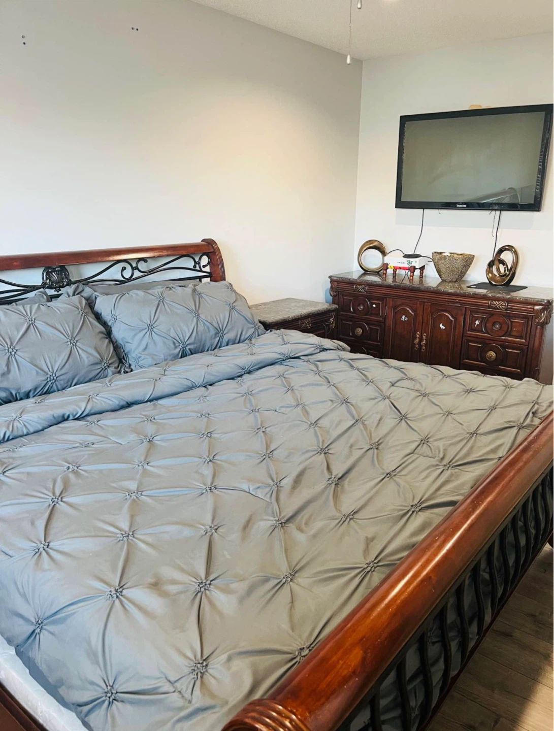 King size bed with spring box and mattress - photo 4