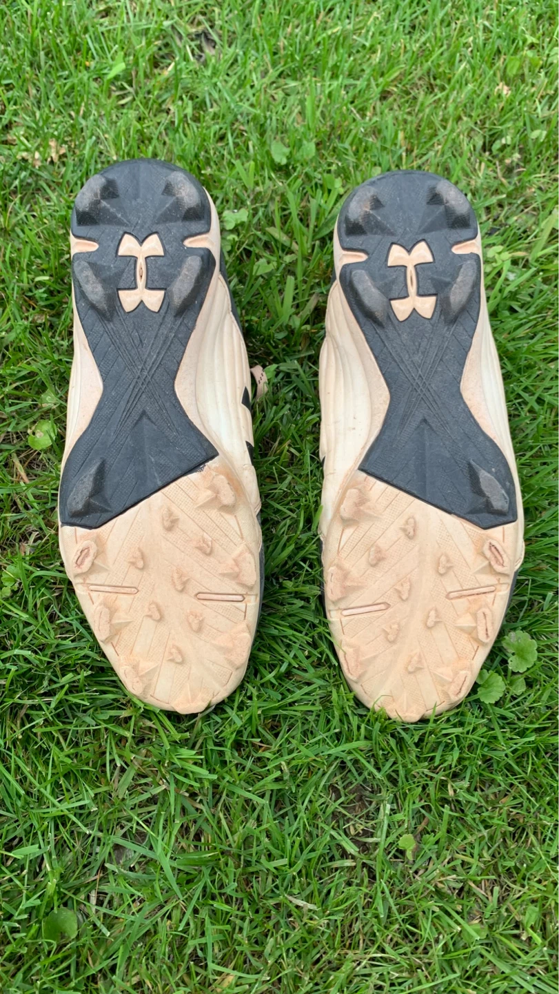 Under Armour Baseball Cleats - Women’s Size 9 ⚽️ - photo 2