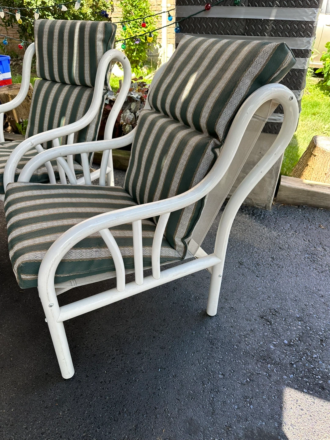 Set of 4 Patio Chairs with Cushions - photo 4