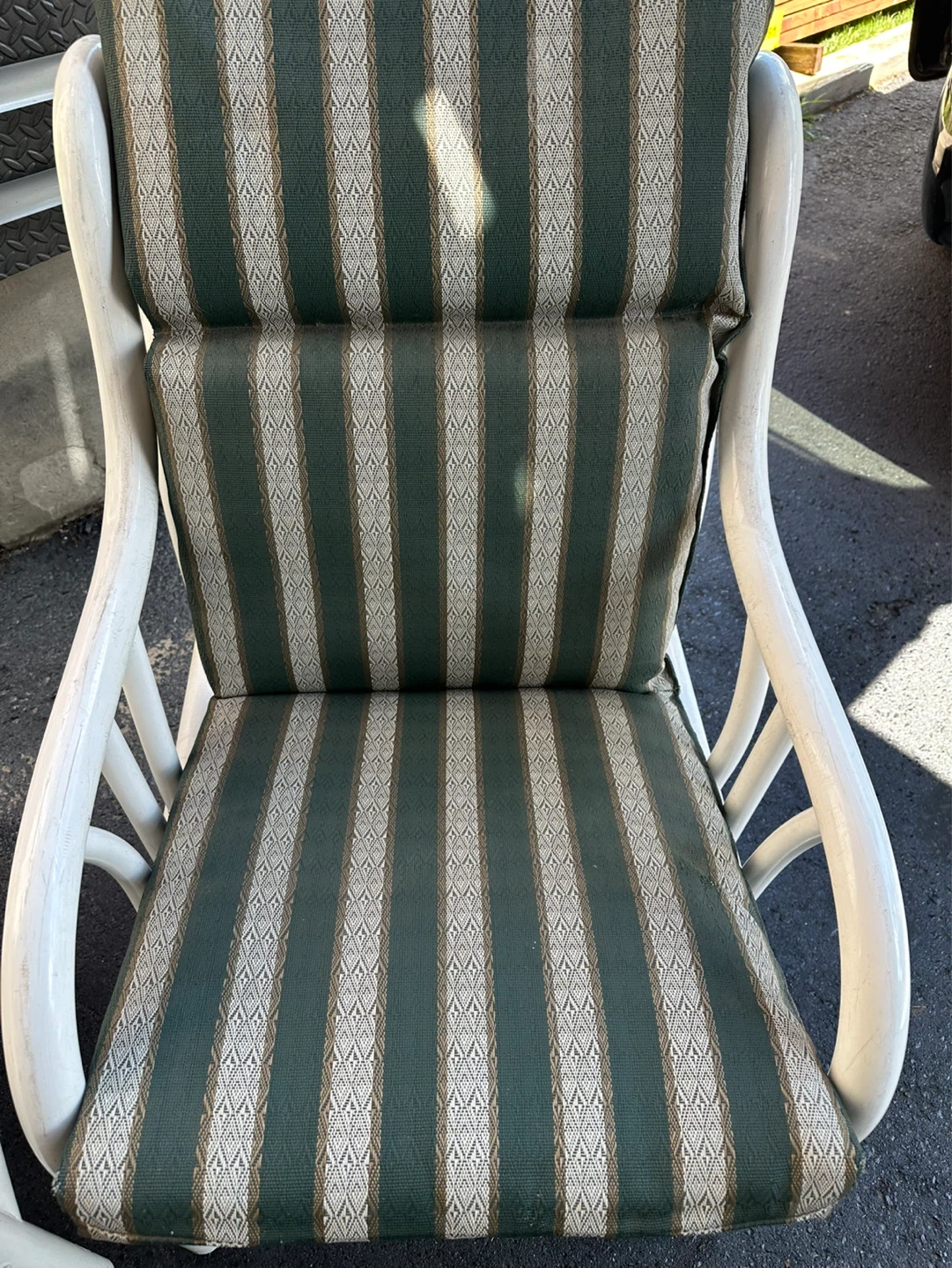 Set of 4 Patio Chairs with Cushions - photo 3