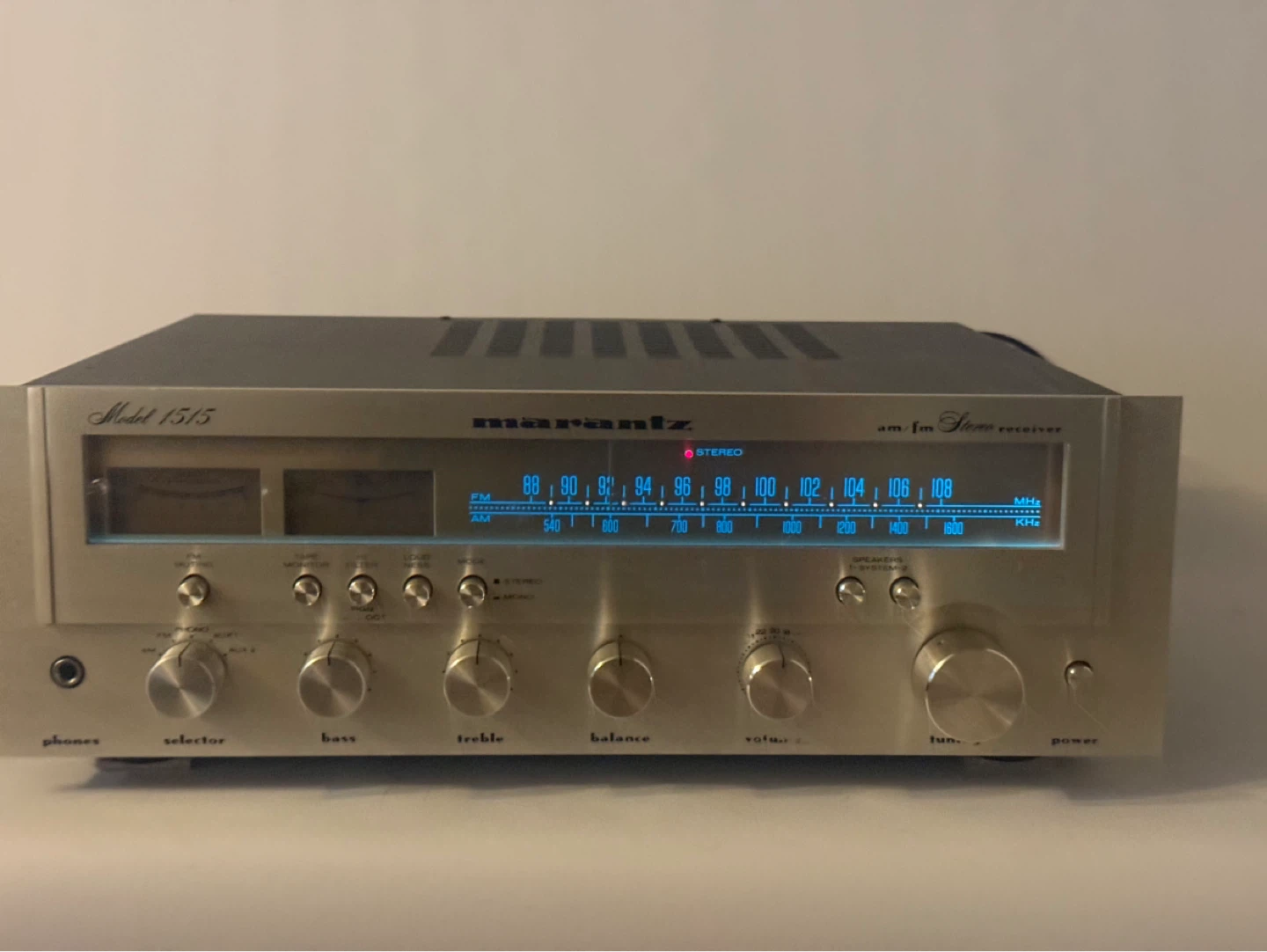 Marantz Model 1515 AM/FM Stereo Receiver - photo 3