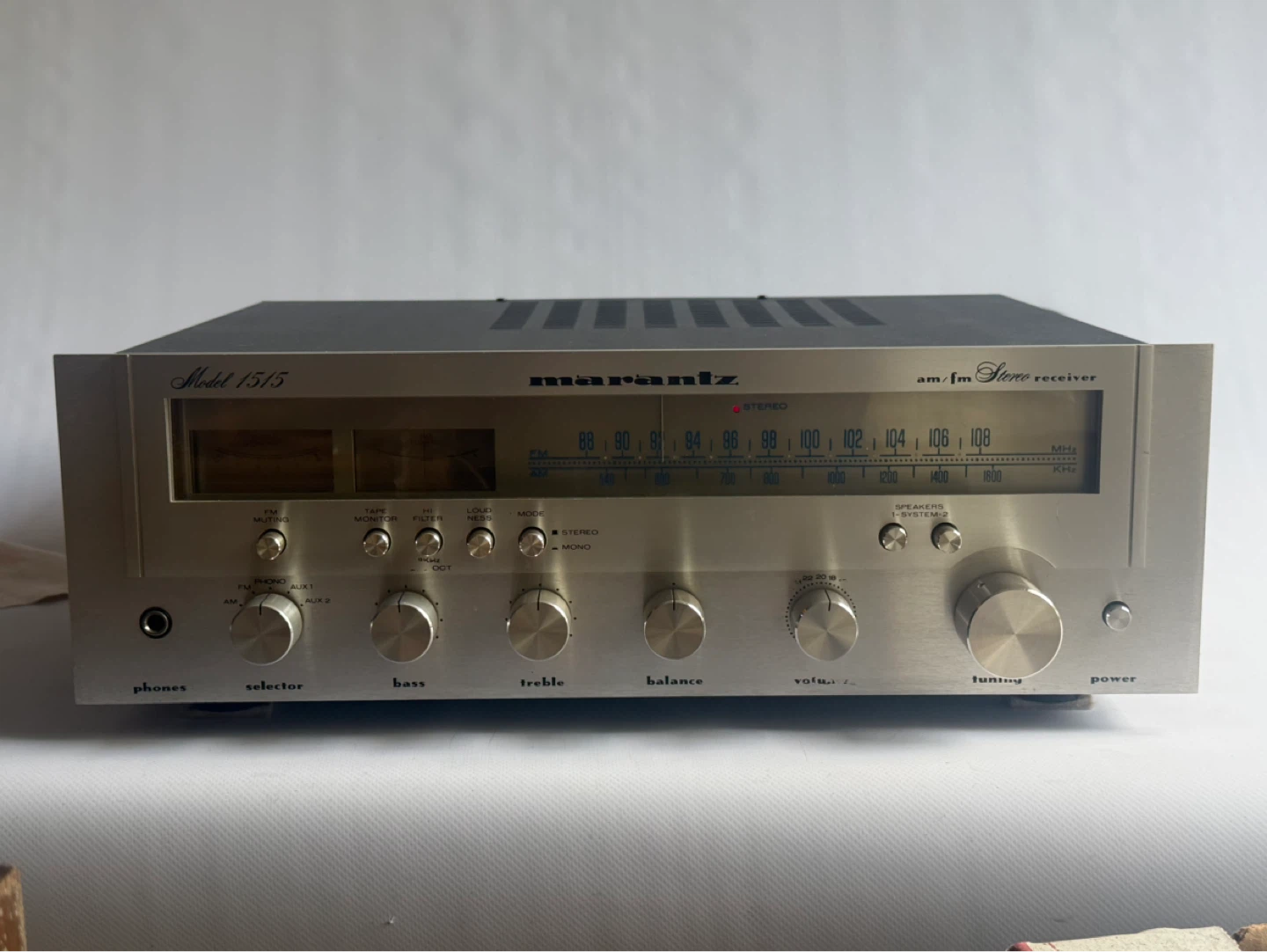 Marantz Model 1515 AM/FM Stereo Receiver