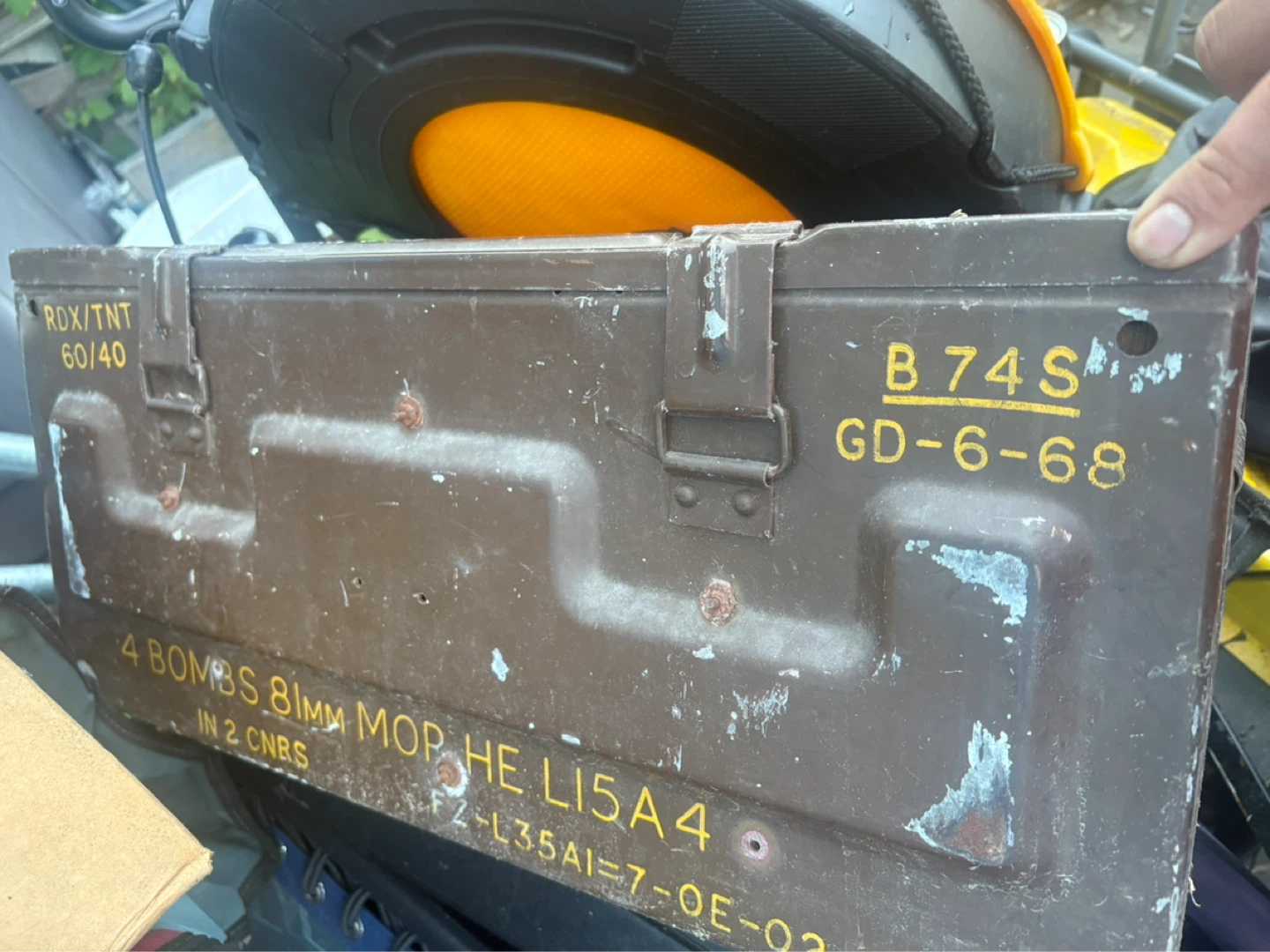 Vintage Ammo Can 4 Bombs 81mm HE - photo 2