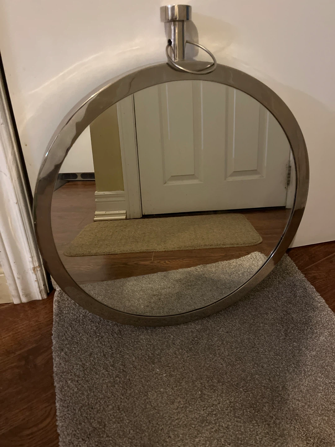 Round Wall Mirror with Metal Frame diameter 20”