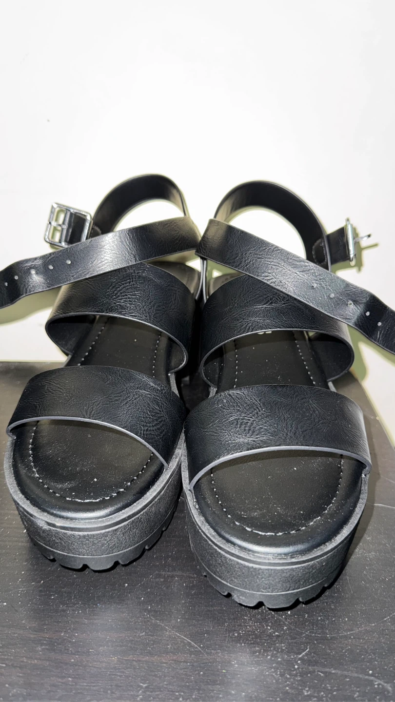 Black shoes size 8.5