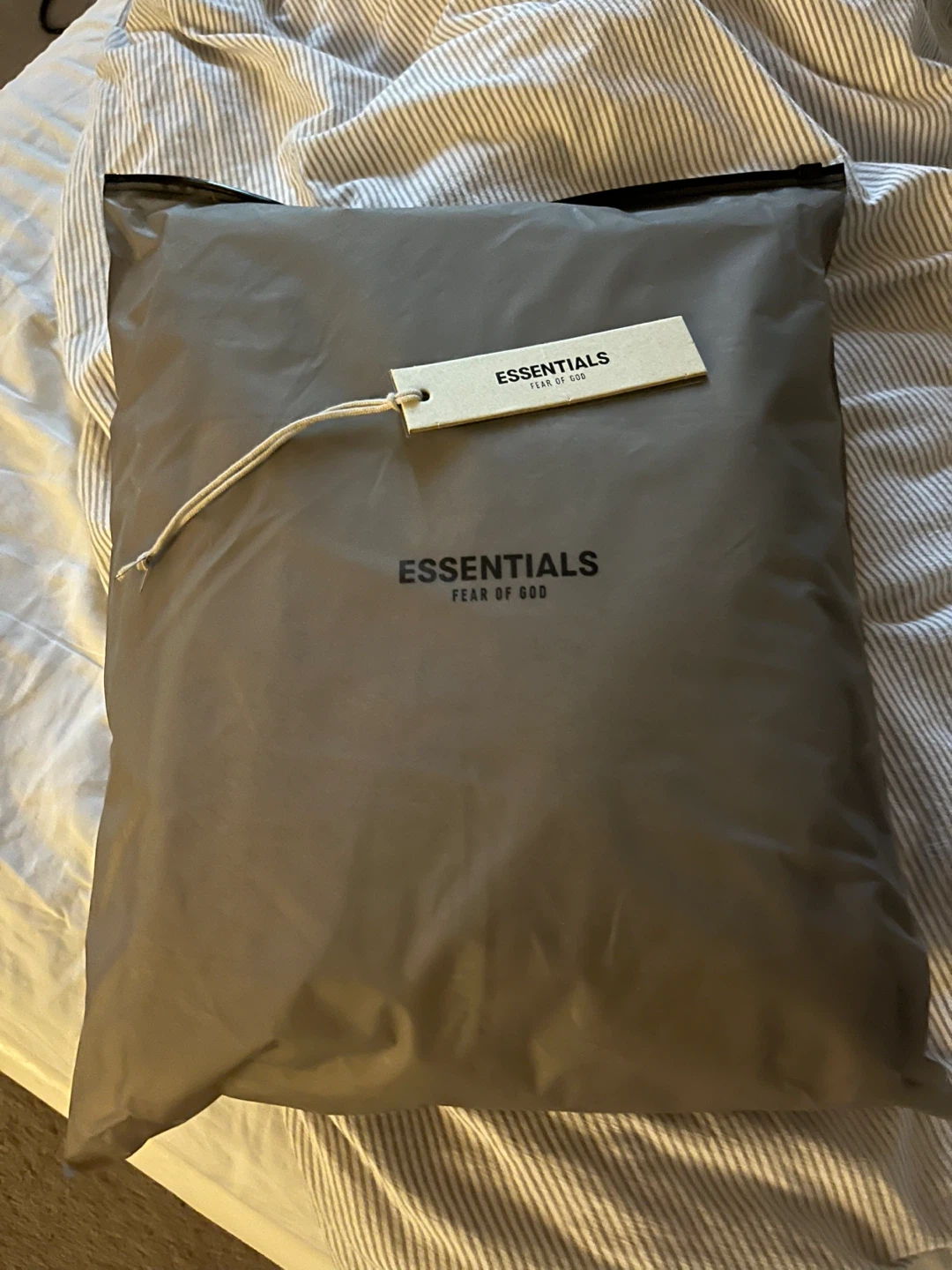 Essentials hoodie size-L - photo 3
