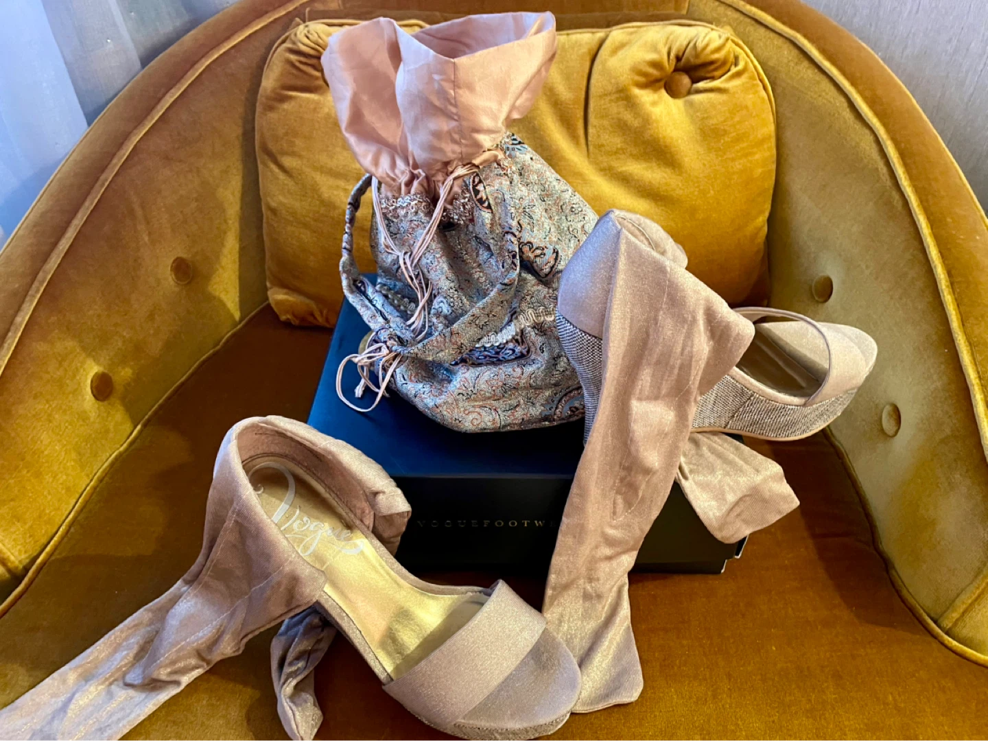 Vogue Footwear Wedge Heels with Pouch and Box - photo 3