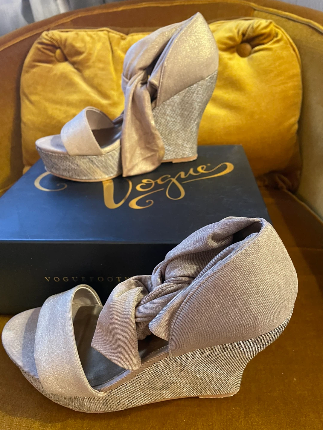 Vogue Footwear Wedge Heels with Pouch and Box - photo 5