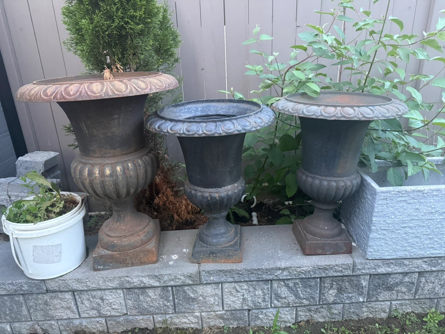 Set of 3 Cast Iron Urn Planters - photo 2