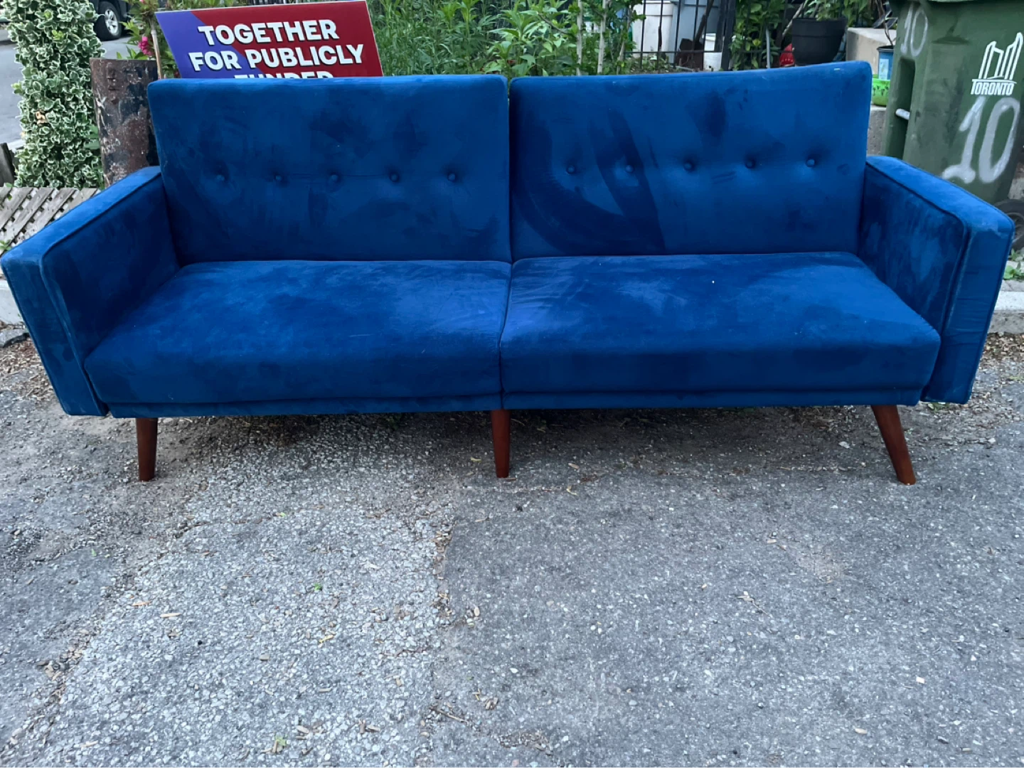 Free cute fold-out couch
