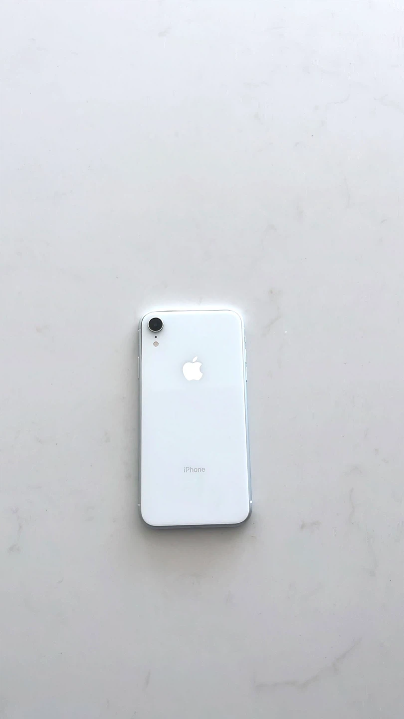 $165 UNUSED IPHONE XR CRYSTAL WHITE64GB w/ iOS 26 - photo 4