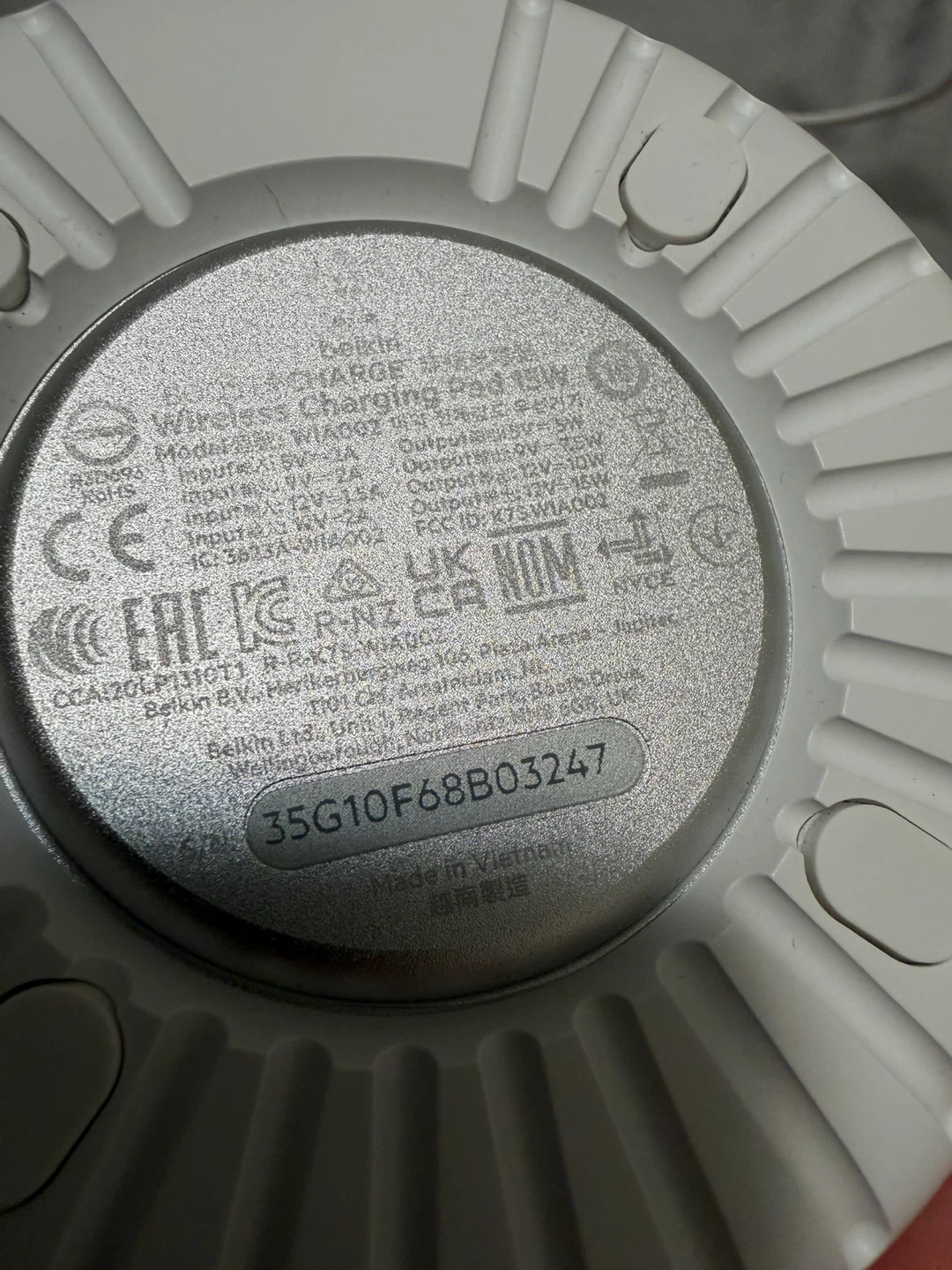 Belkin 15W Wireless Charging Pad - photo 2