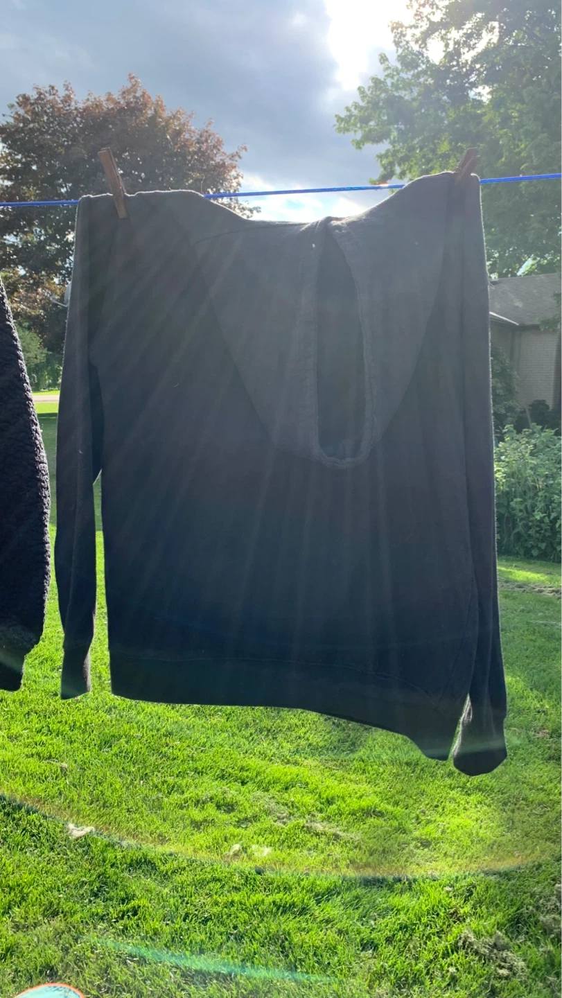 Conestoga College Crewneck Sweatshirt - Ladies Size Medium ⚽️ - photo 2