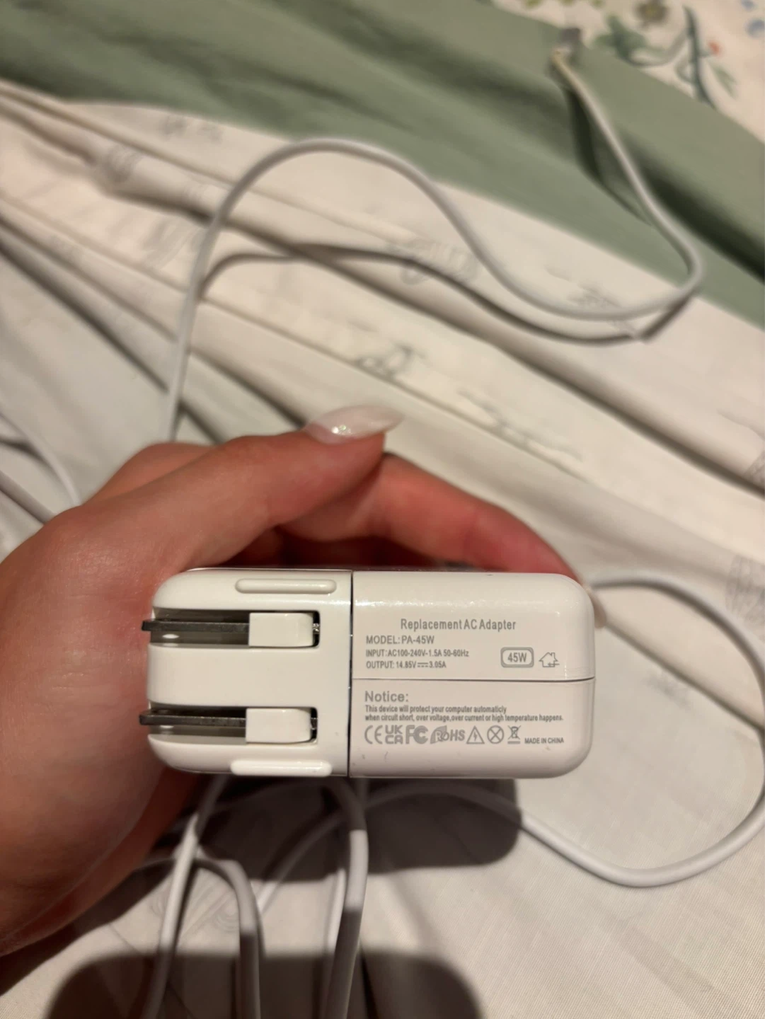 MagSafe charger - photo 3