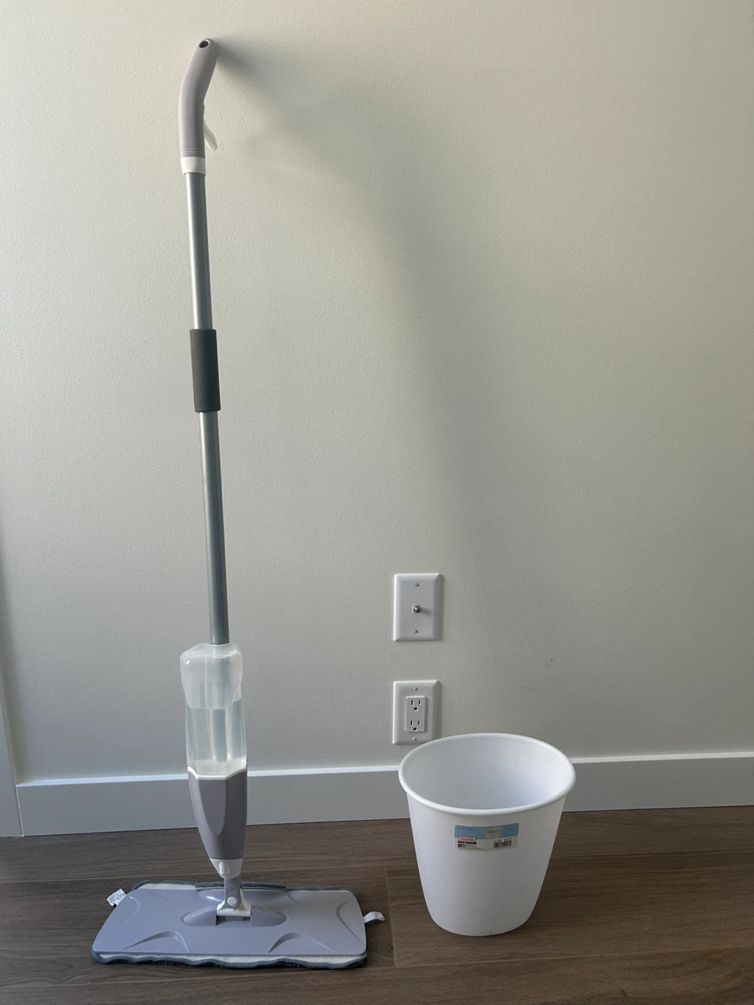 Spray Mop with Reusable Microfiber Pad and Small Trash Bin