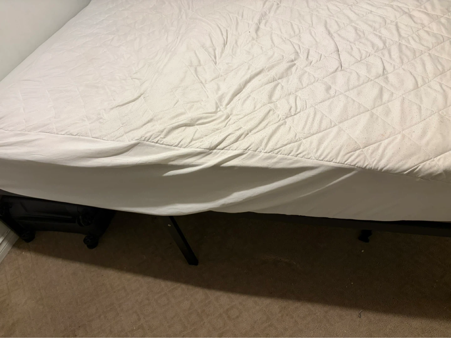 Moving sale White Mattress and bed frame Queen size - photo 2