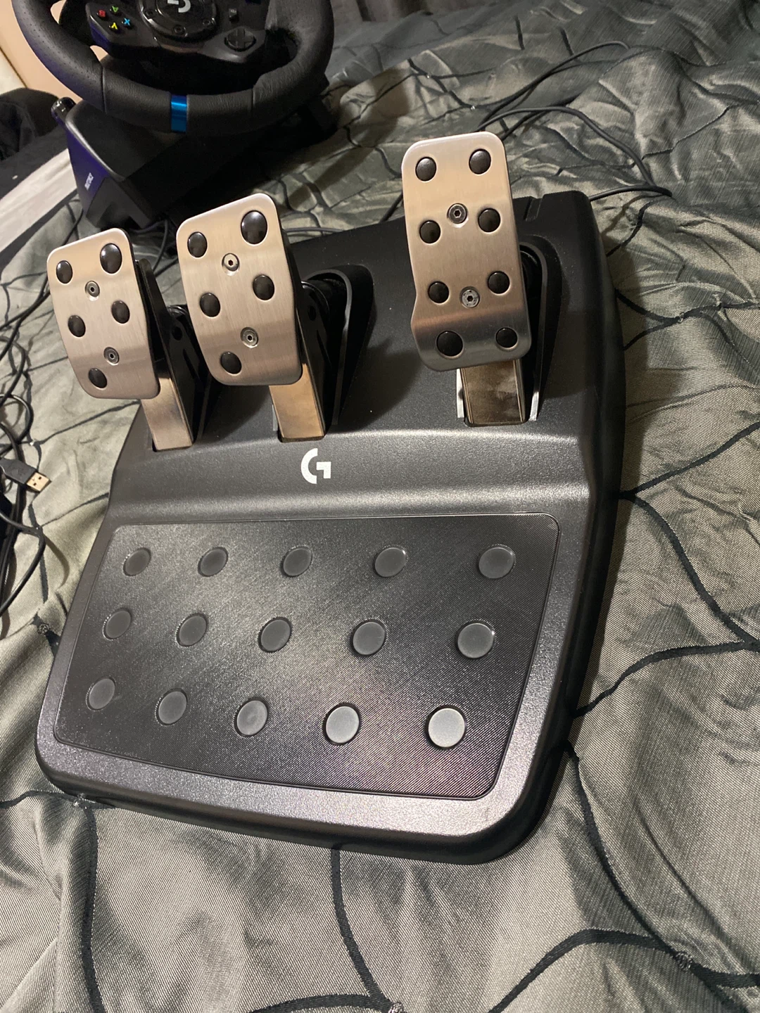 Logitech G923 Racing Wheel and Pedals for Xbox/PC