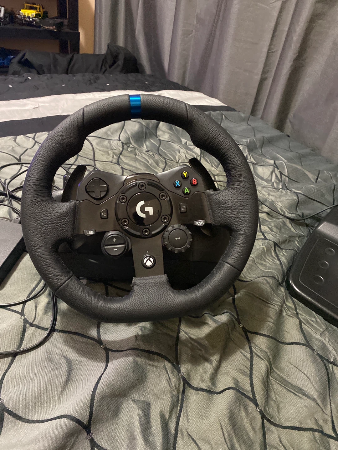 Logitech G923 Racing Wheel and Pedals for Xbox/PC - photo 2