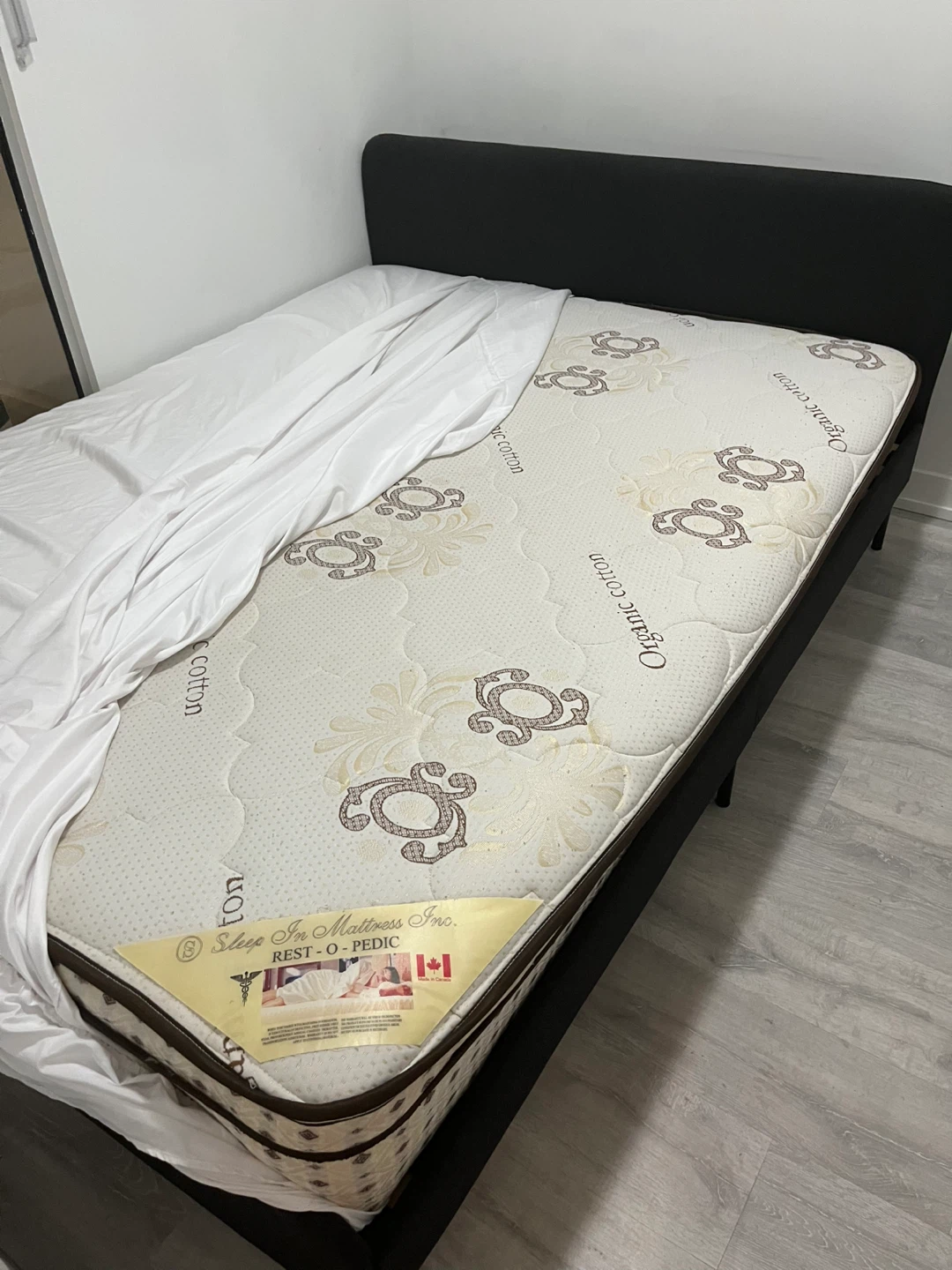 Queen bed frame and mattress - photo 2