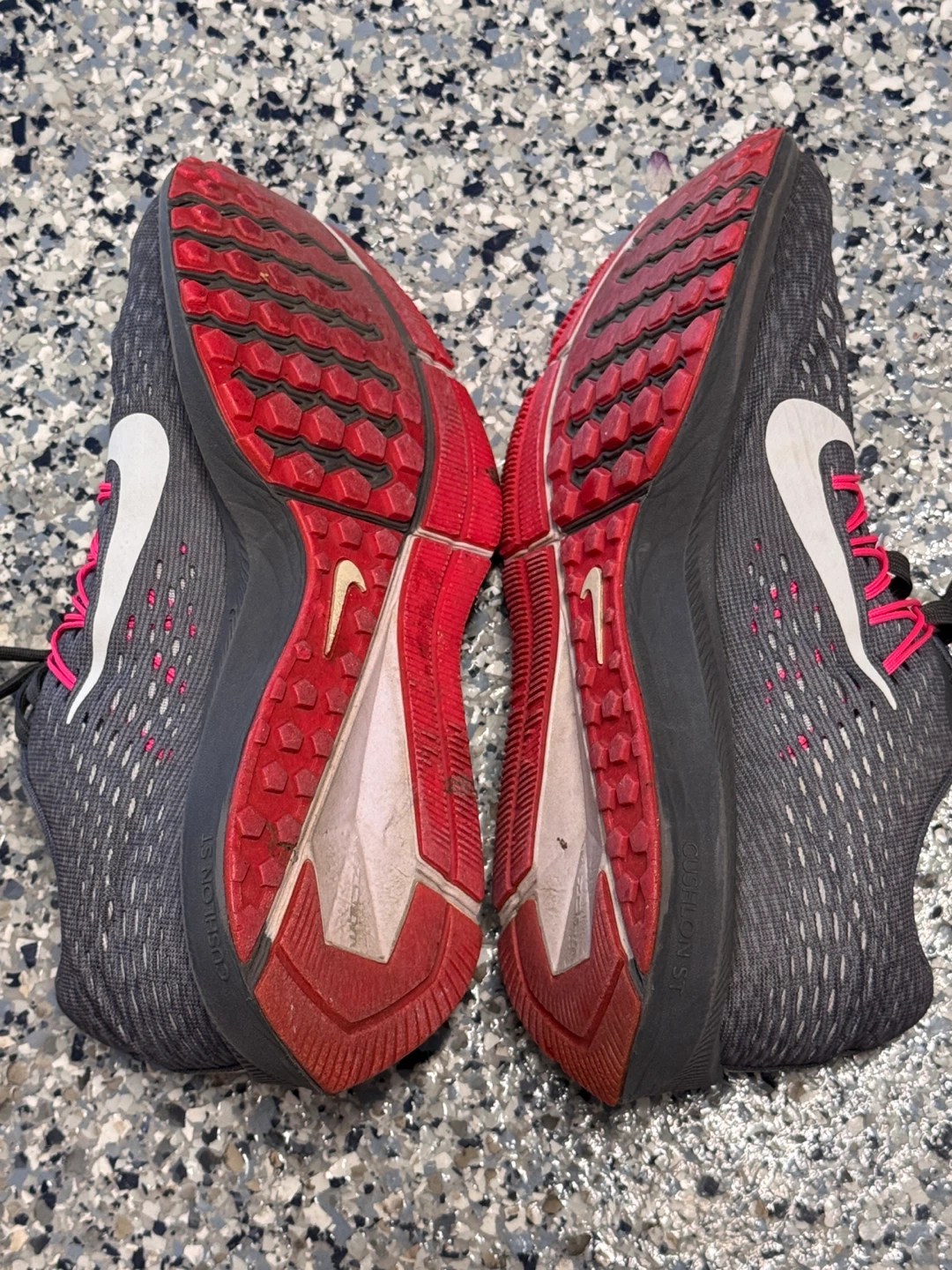 Women shoes size 6-6.5. $5 per pair - photo 2