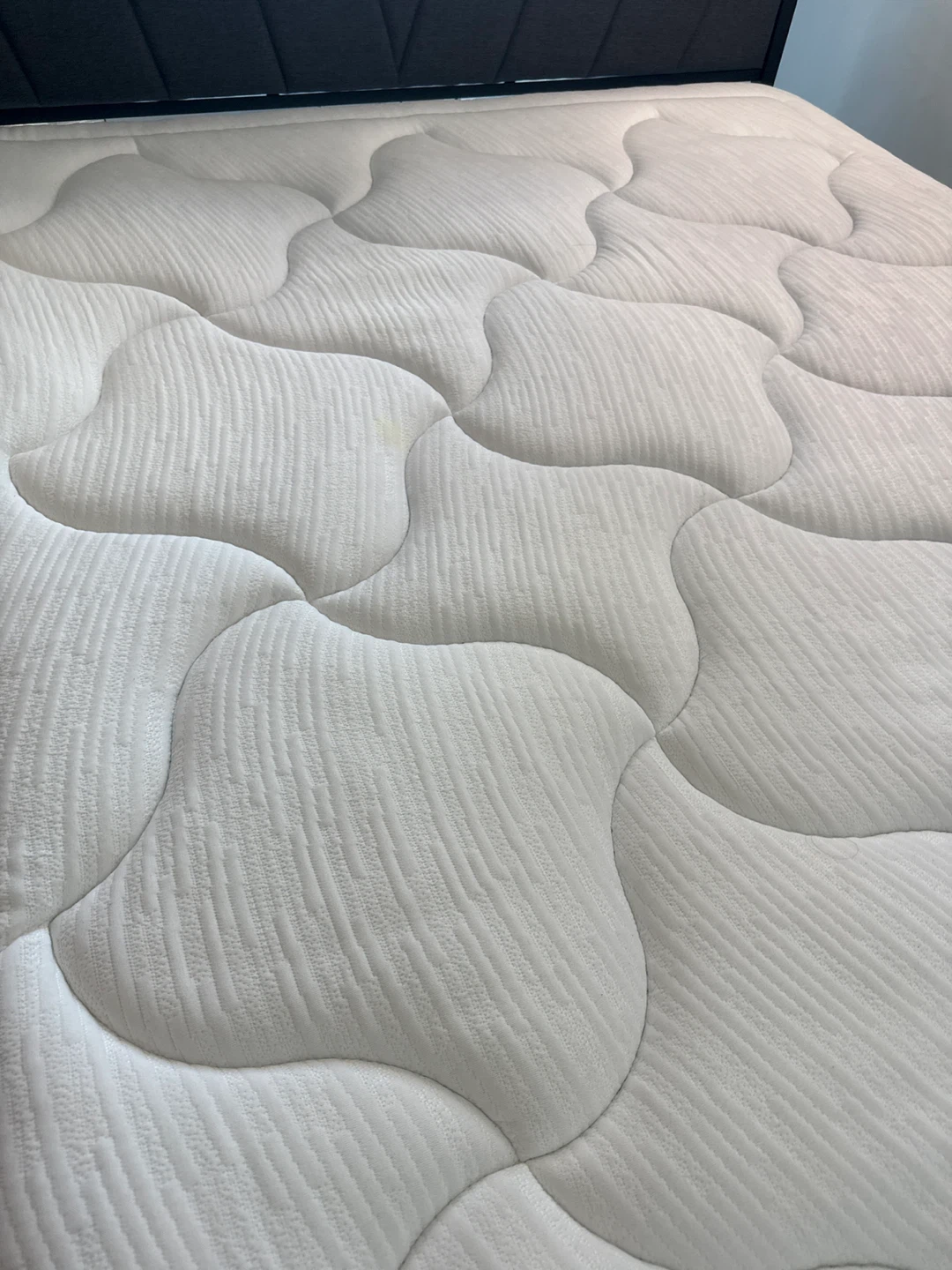 Zinus Queen Mattress - photo 3