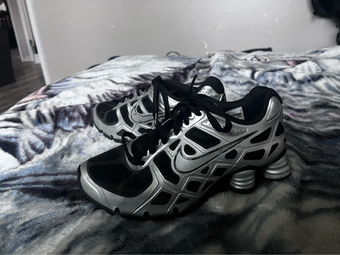 Nike Shox Youth Shoes