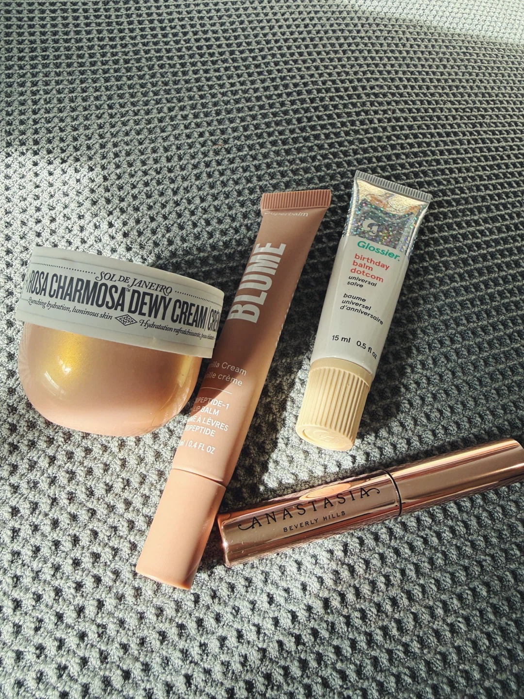 Beauty Bundle – Sol de Janeiro, Blume, Glossier, Anastasia