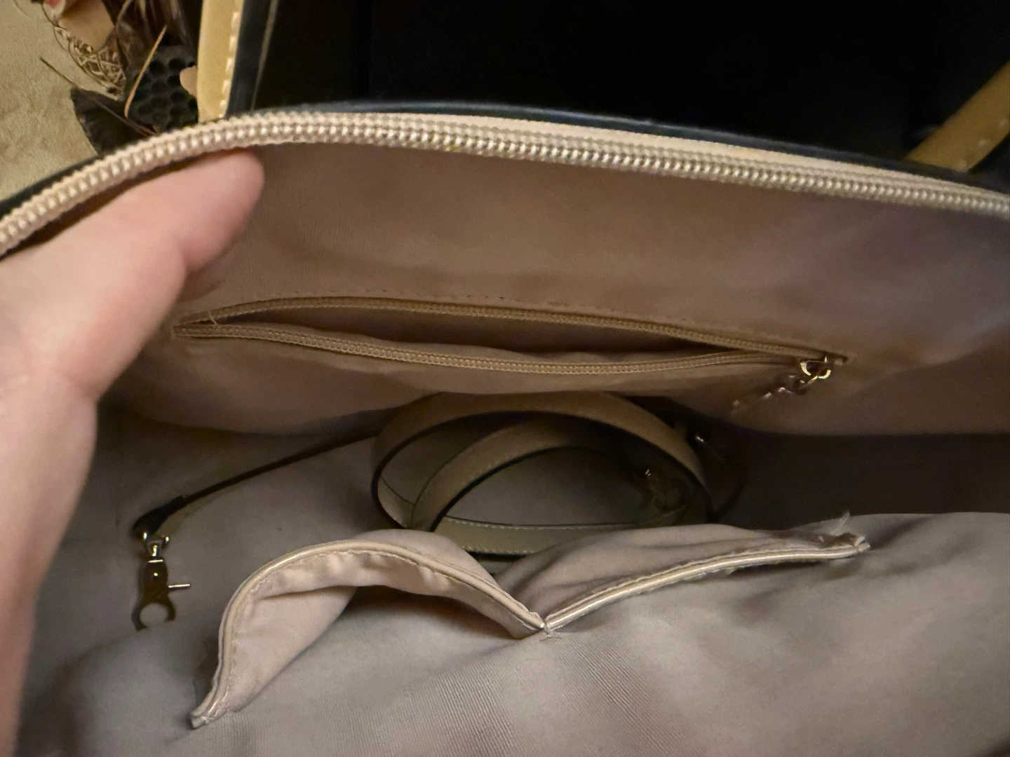 Beige Patent Leather Handbag - photo 5
