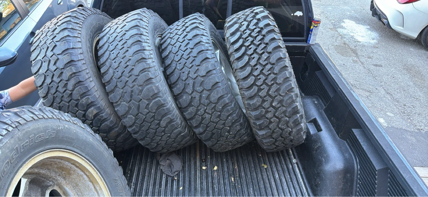 Set of 4 BFGoodrich All-Terrain Tires with Rims - photo 2