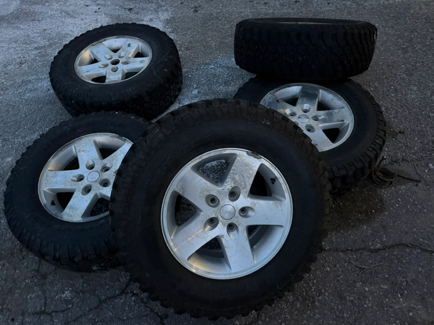Set of 4 BFGoodrich All-Terrain Tires with Rims - photo 3