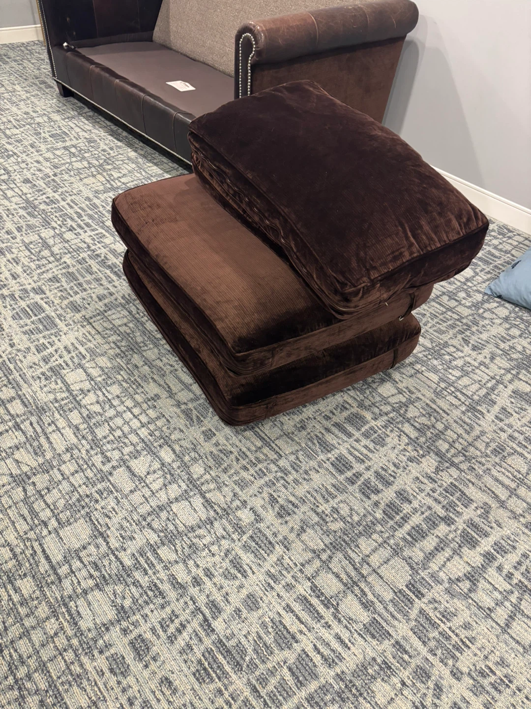 Dark Brown Chesterfield Sofa - photo 3