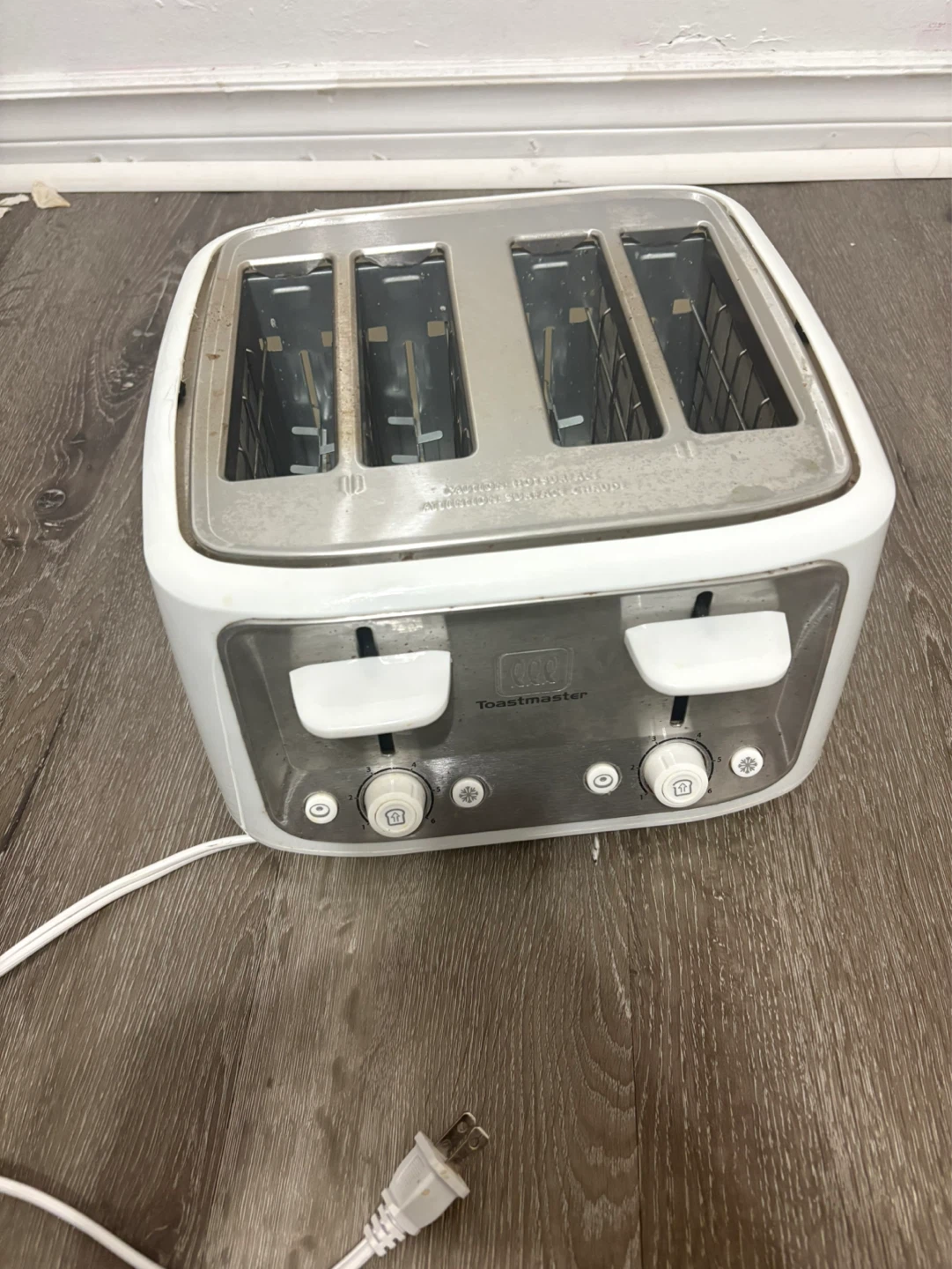 Toastmaster 4-Slice Toaster - photo 2