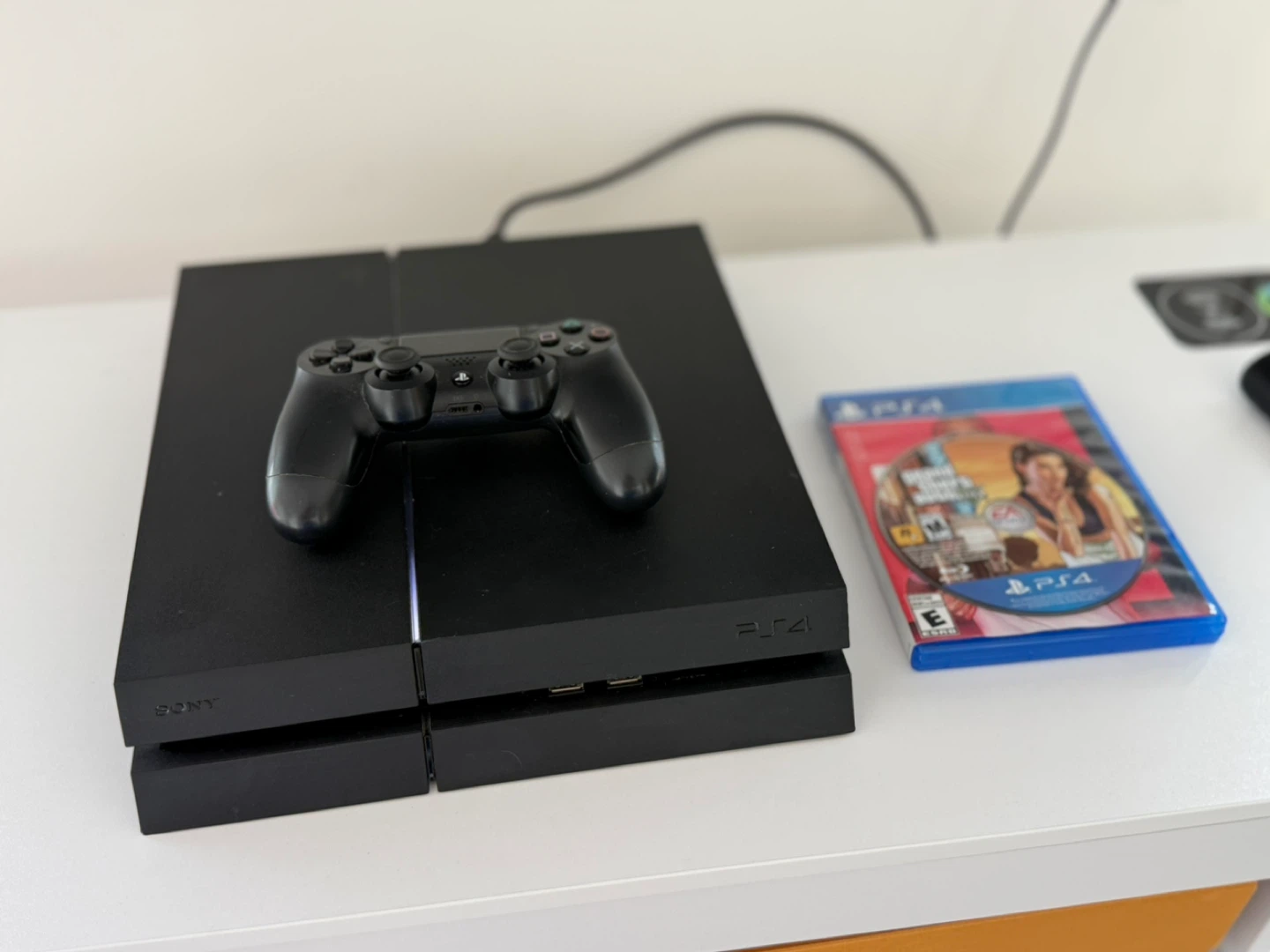 Sony PlayStation 4 (PS4) Console with Controller and Games - photo 4