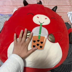 Giant squishmallow ?
