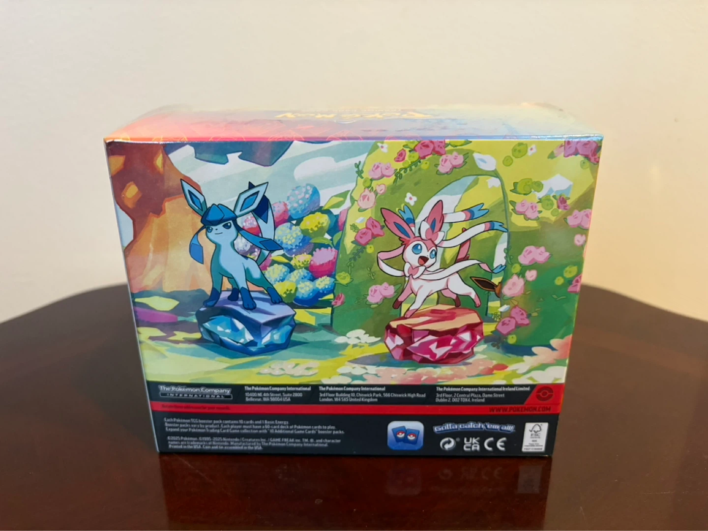 Prismatic Evolution Display Box + 1 tin - photo 3