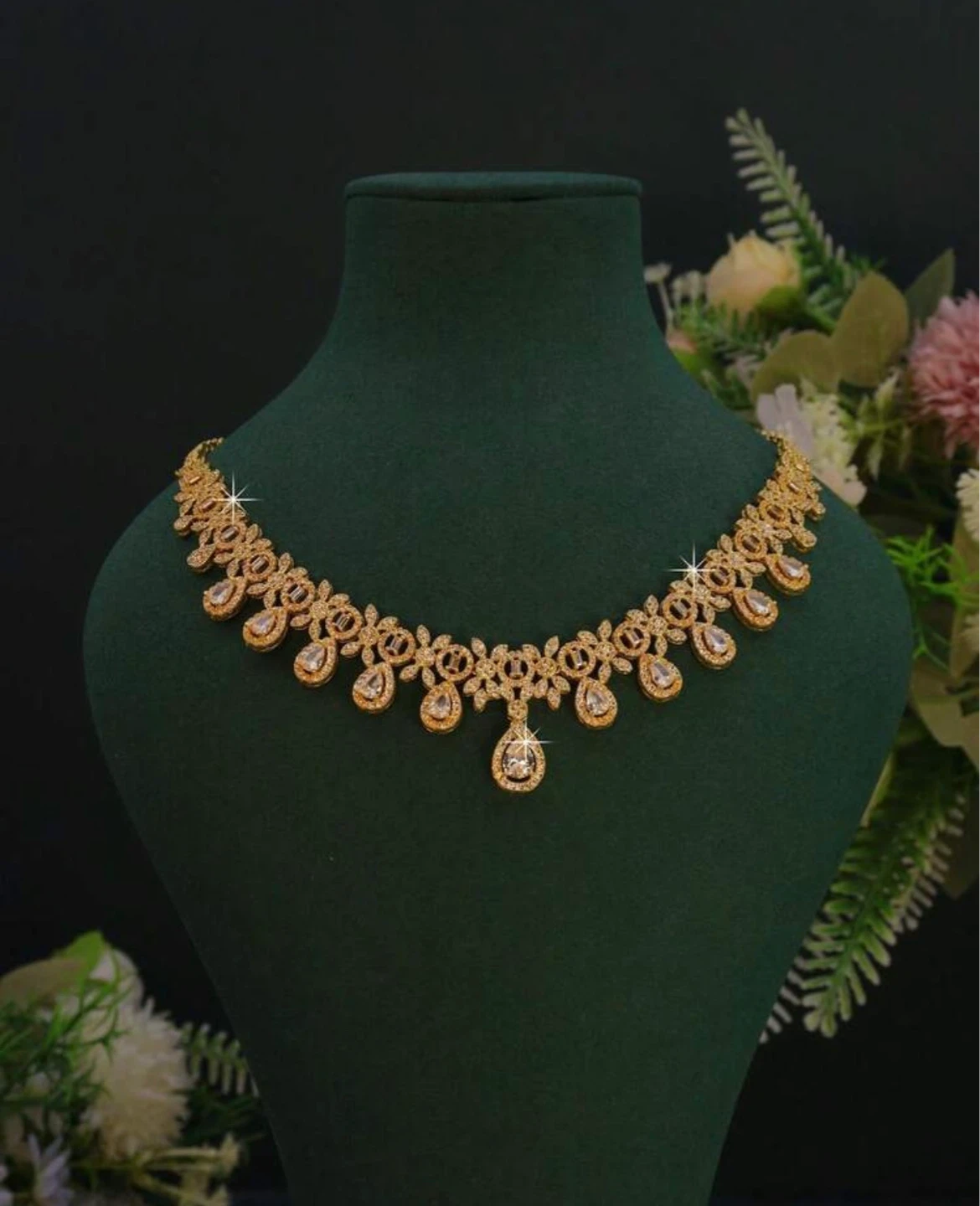 Gold-tone teardrop pendant necklace set - photo 2