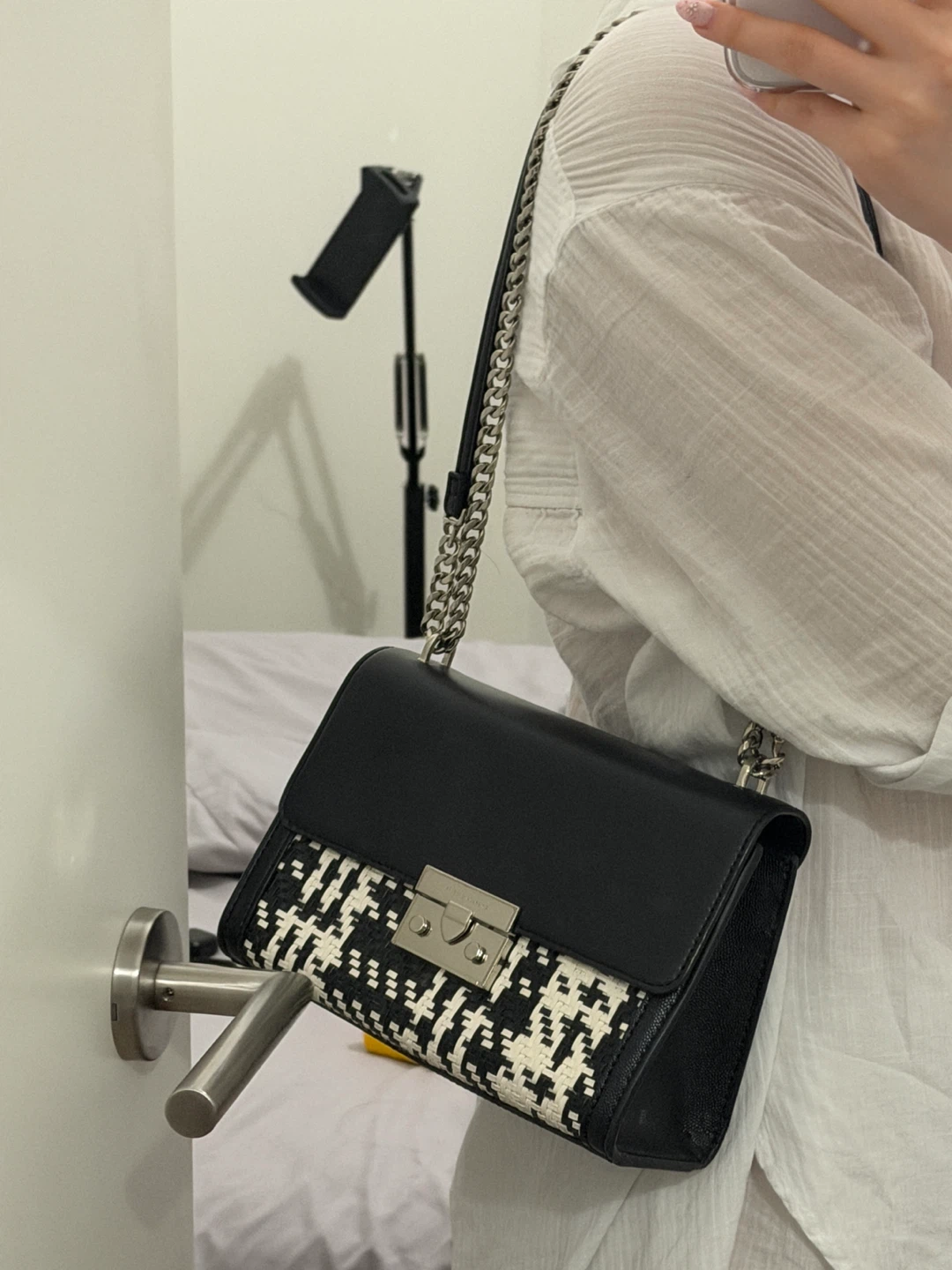 Charles & Keith Black & White Woven Shoulder Bag - photo 2