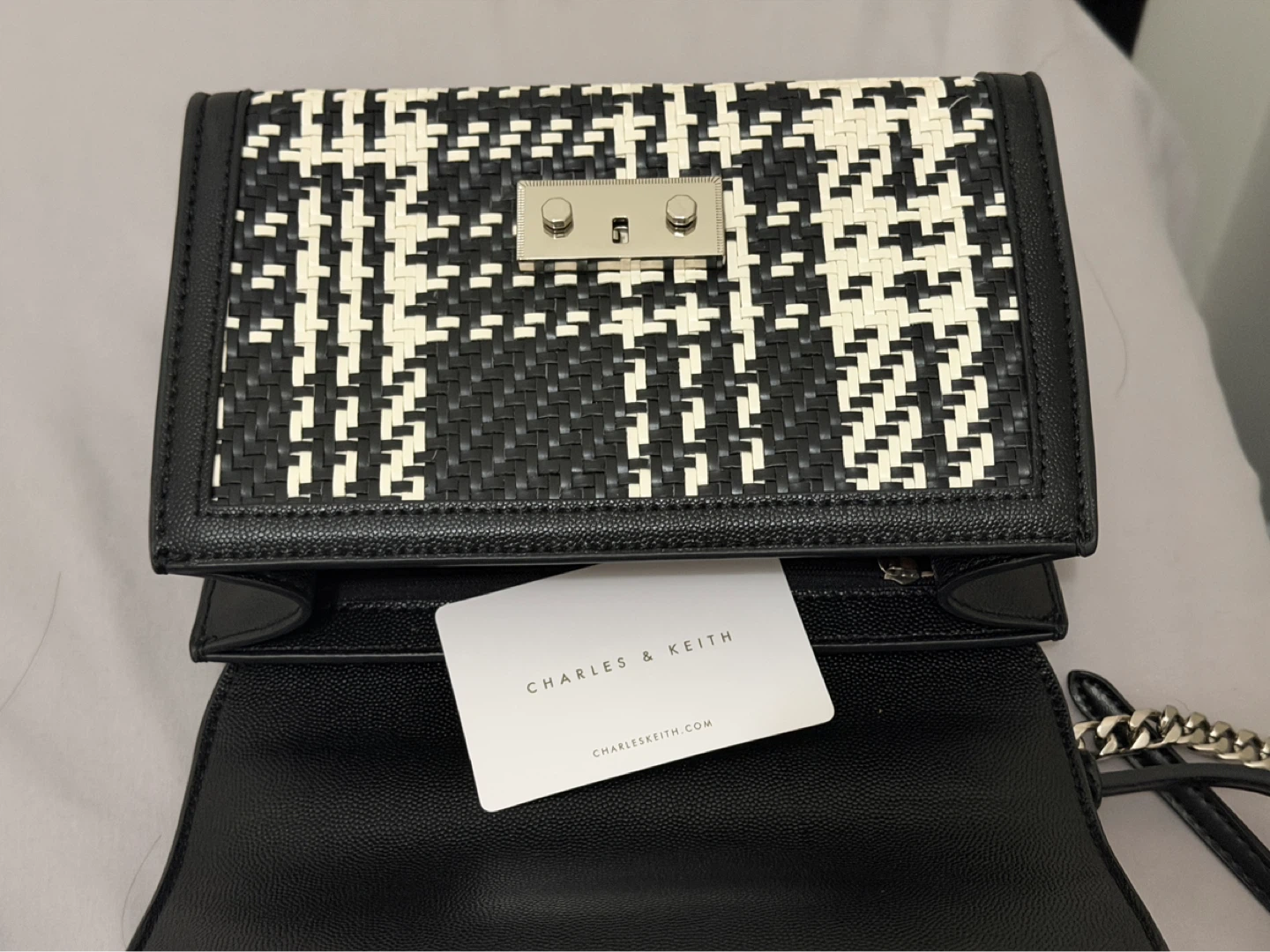 Charles & Keith Black & White Woven Shoulder Bag - photo 4
