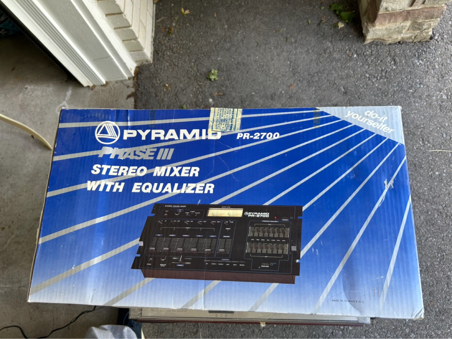 Pyramid PR-2700 Stereo Mixer with Equalizer