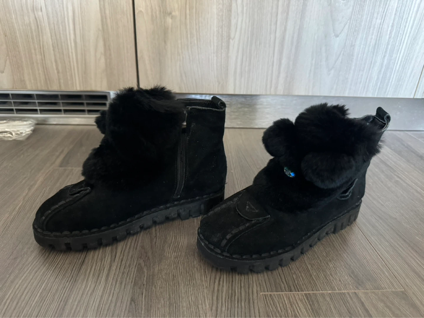 Cute Furry Black Winter Ankle Boots, Side‑zipper, warm lined - photo 2