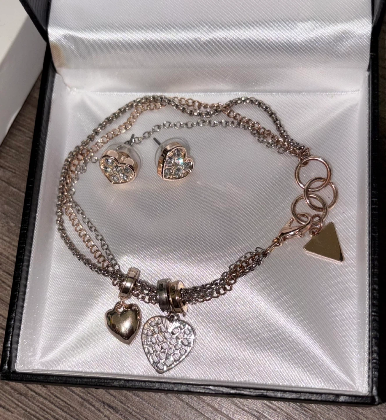 Guess “Crystal Crush” heart jewelry gift set